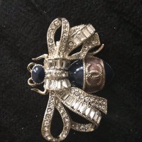 CHANEL Брошь "Пчела"