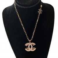 CHANEL  Колье " С логотипом"