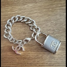 CHANEL Великолепный лого- браслет "Цепь" CHANEL Великолепный лого- браслет "Цепь"