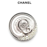 CHANEL  Брошь "Крышка"