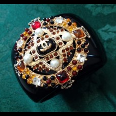 CHANEL Великолепный лого- браслет CHANEL Великолепный лого- браслет