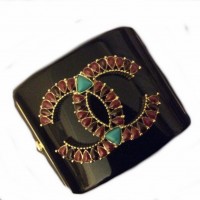 CHANEL  Великолепный лого- браслет с бирюзой 