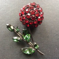 SCHREINER Брошь винтажная "Ежевика" SCHREINER Брошь винтажная "Ежевика"