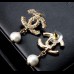 CHANEL Серьги "Логотип с жемчужиной" CHANEL Серьги "Логотип с жемчужиной"