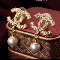 CHANEL Серьги "Логотип с жемчужиной" CHANEL Серьги "Логотип с жемчужиной"