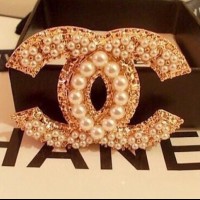 CHANEL Брошь "Логотип" CHANEL Брошь "Логотип"