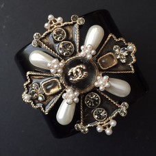CHANEL Великолепный лого- браслет "Мальтийский крест" CHANEL Великолепный лого- браслет "Мальтийский крест"