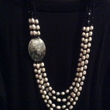 S.JEWELRY 4-х рядное колье с камеей S.JEWELRY 4-х рядное колье с камеей