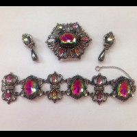 SCHIAPARELLI Комплект винтажный - брошь, браслет, клипсы. SCHIAPARELLI Комплект винтажный - брошь, браслет, клипсы.